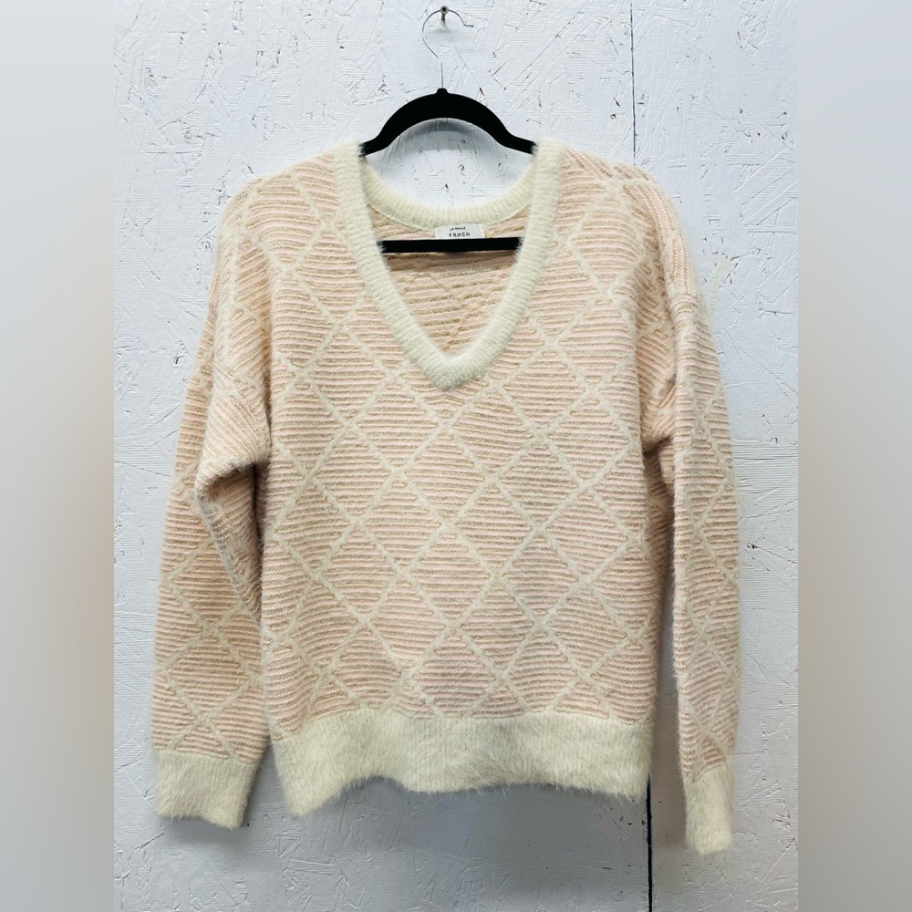La Maile Womens sweater size Medium